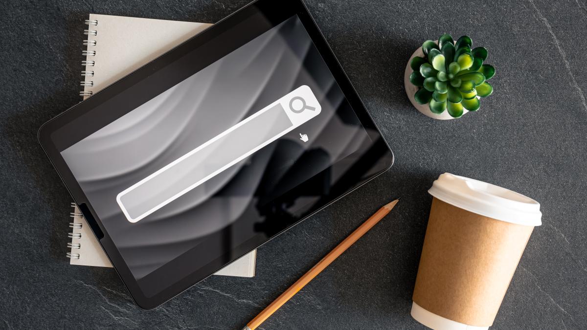 digital-tablet-with-internet-browser-search-bar-screen_90522200