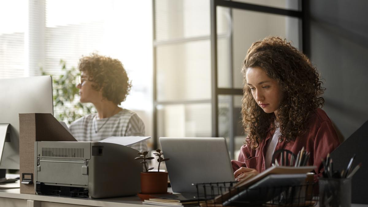 munca-birou_09808000