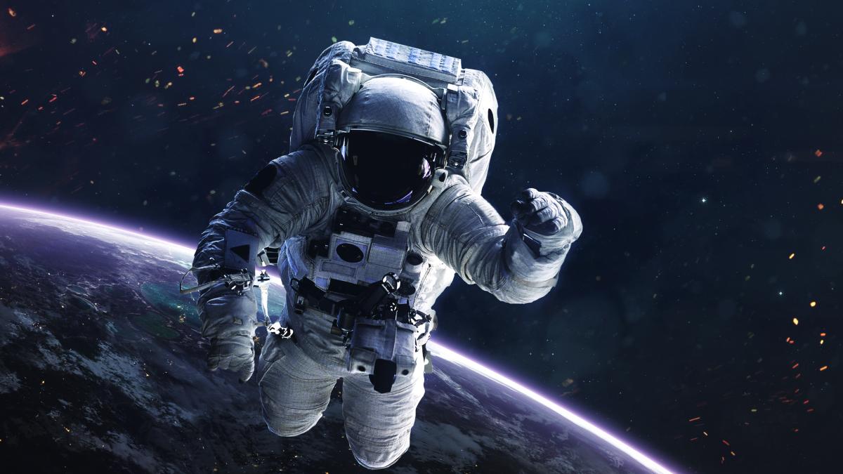 astronaut-space_90990300