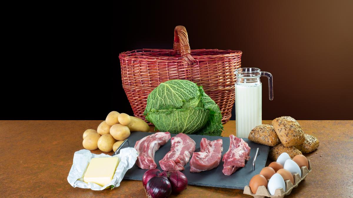 food-basic-needs-unusual-underground-made-rusty-stainless-steel-copy-space_03295400