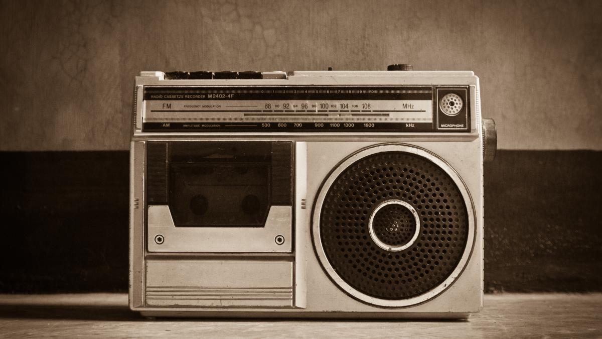 music-electrical-antique-retro-background_54507100