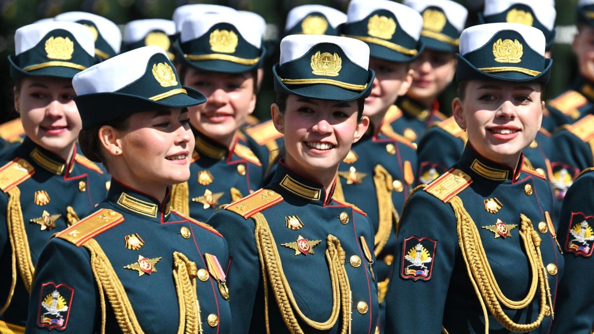 femei-militari_1__06452000