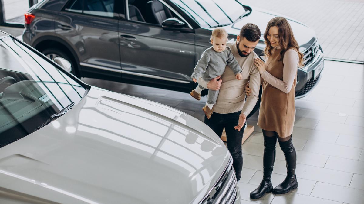 familie-showroom-auto_66846500