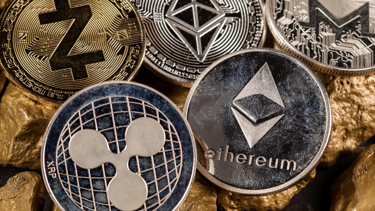 altcoins-with-gold_98313500