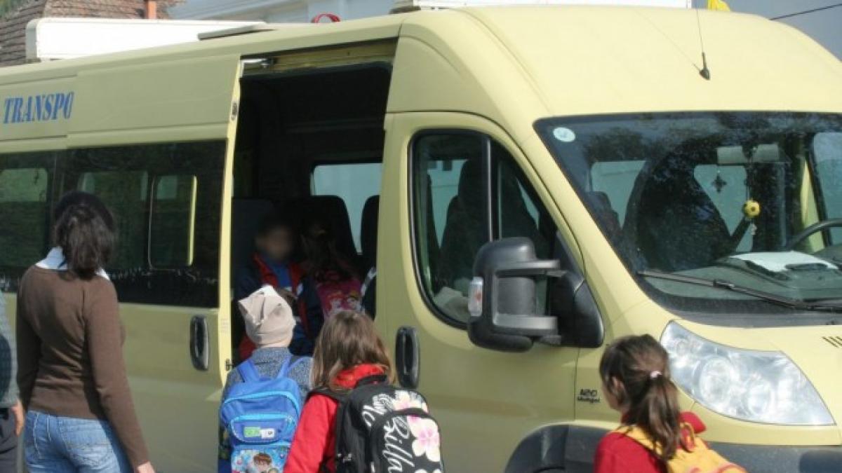 114610_transport_elevi_e1542110365183_l_84022300