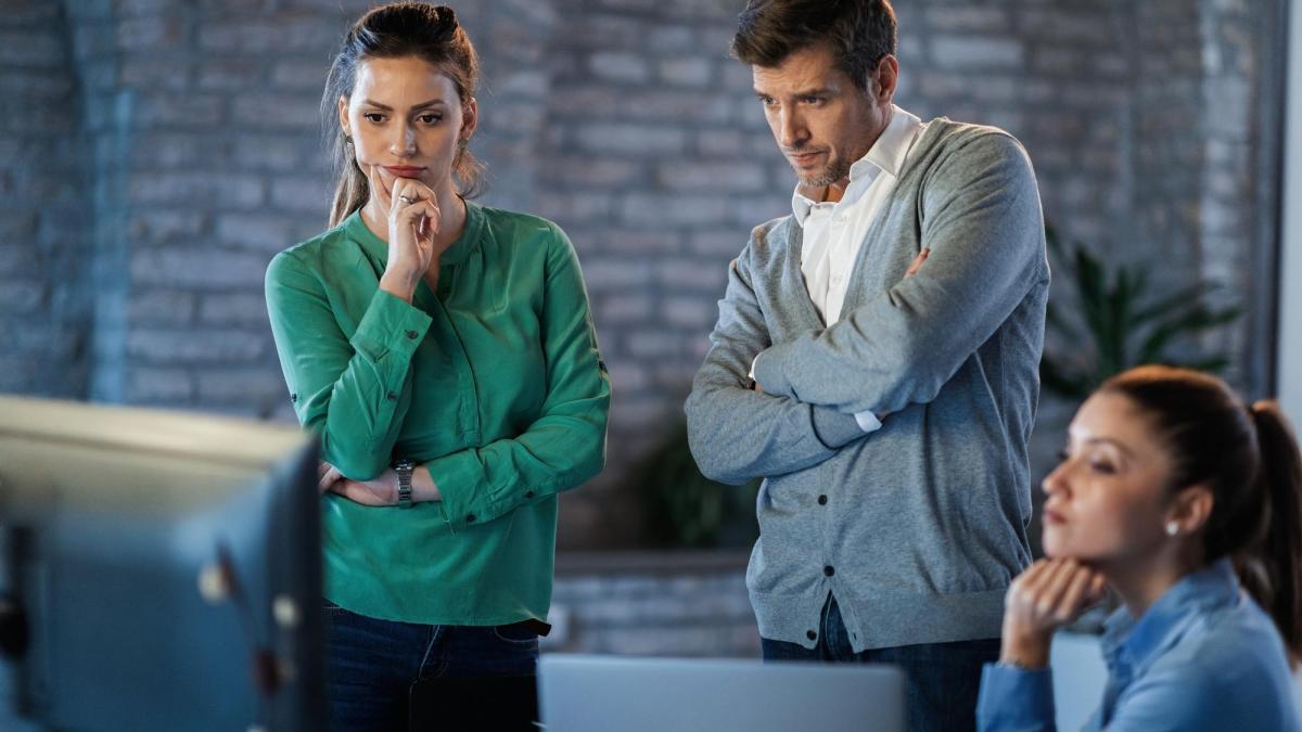 piata-muncii-din-bucuresti--usoara-scadere-lunara_08799200