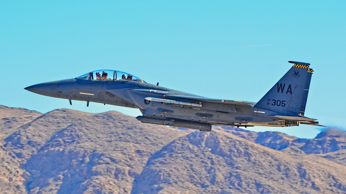McDonnell_Douglas_(now_Boeing)_F-15E_Strike_Eagle_91-305_Tactical_Air_Warfare_Center,_ACC_57th_Wing_17_Weapons_Squadron_Nellis_AFB,_Nevada_(17886490641)