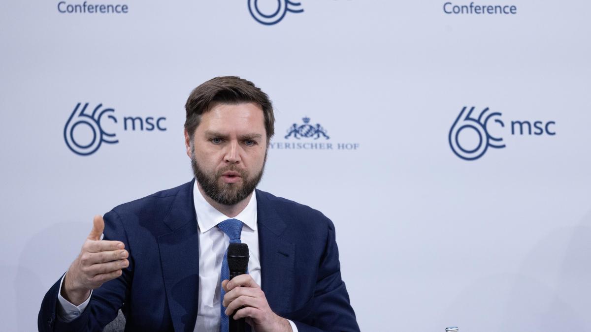 j--d--vance_46438100