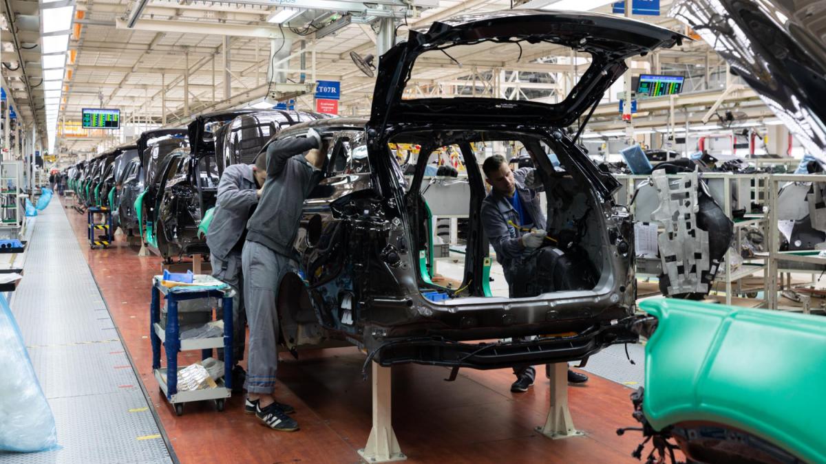 fabrica-auto-2_01205100