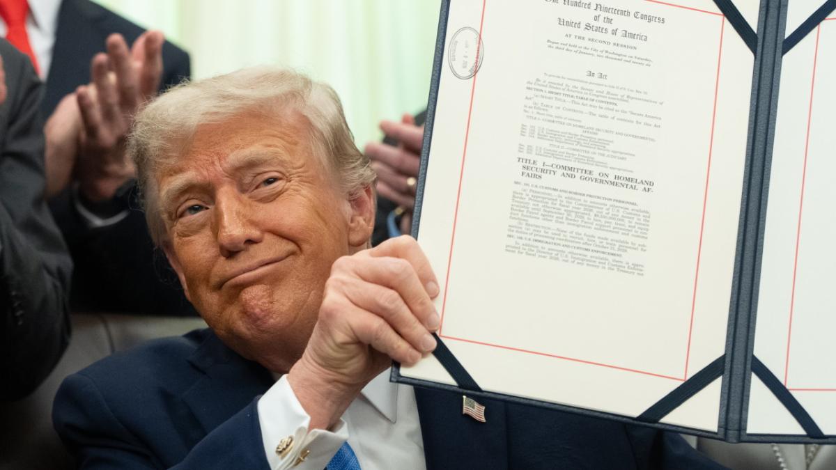 donald trump semneaza