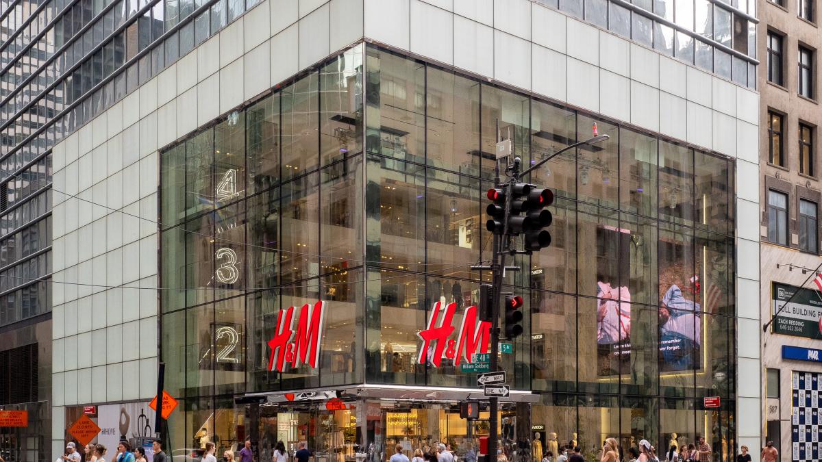 h---m_1__23526000