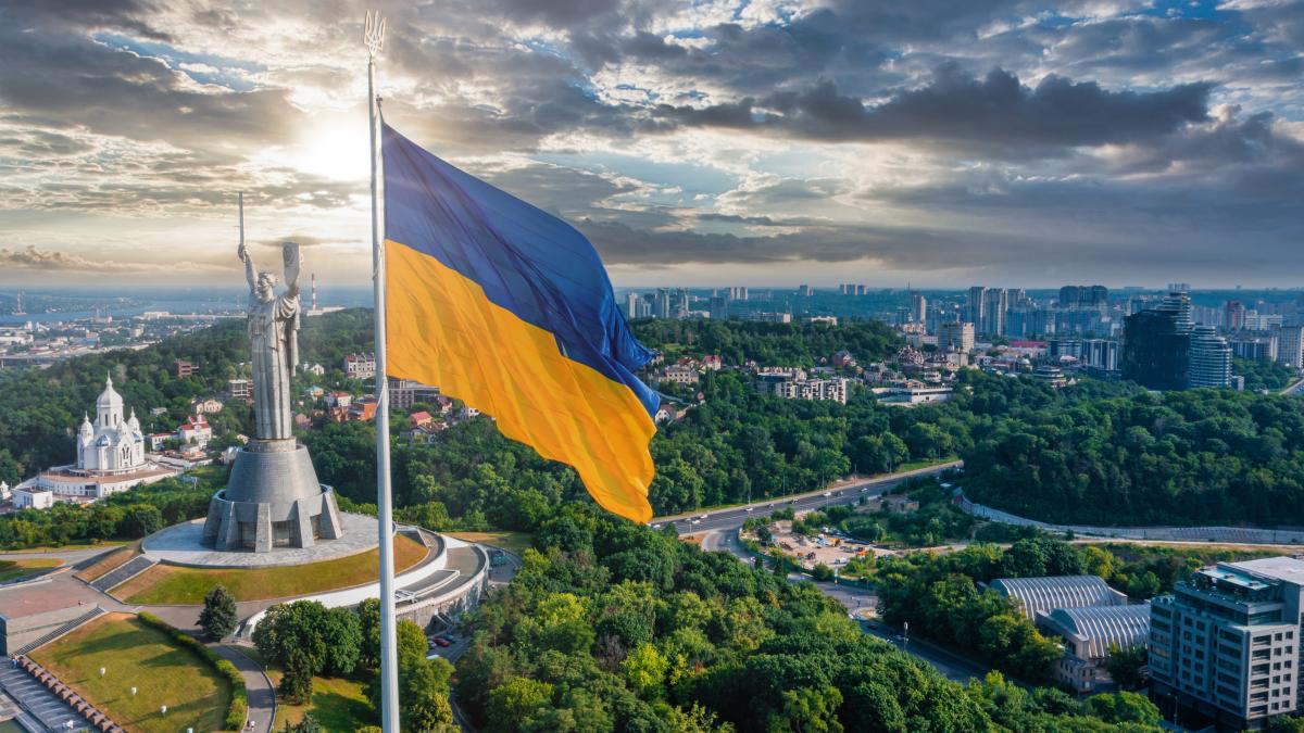 aerial-view-ukrainian-flag-waving-wind-against-city-kyiv_94154100
