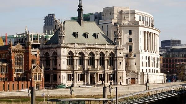 Brexit: Banca Angliei evoca un posibil crah imobiliar