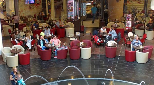 Cât au cheltuit turiştii nerezidenţi sosiţi în România