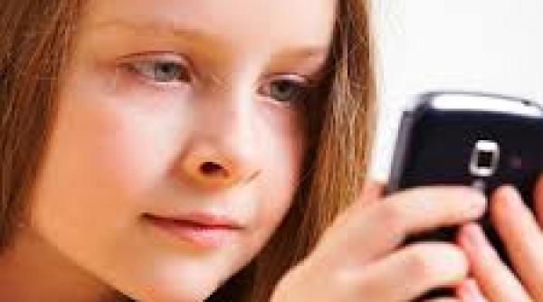 Telefoanele şi reţelele de socializare, inamicii somnului