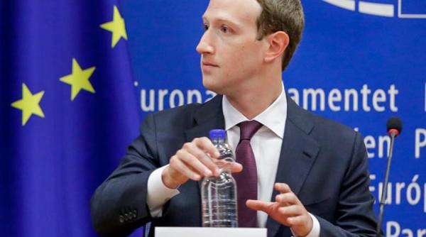 Criza de la Facebook, adâncită de plecările executivilor