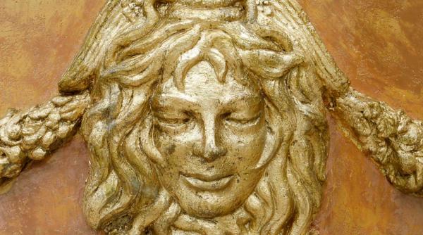 Michael Kors a cumpărat Versace