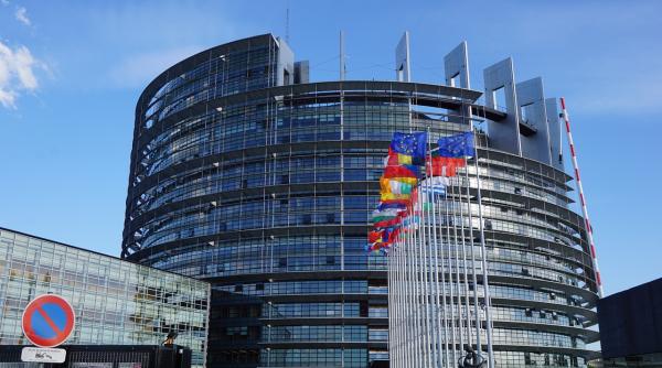 Dombrovskis: Regulile UE, încălcate de bugetul italian