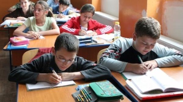 EXCLUSIV DC BUSINESS. Cum au răcit primarii masa caldă pentru elevi 