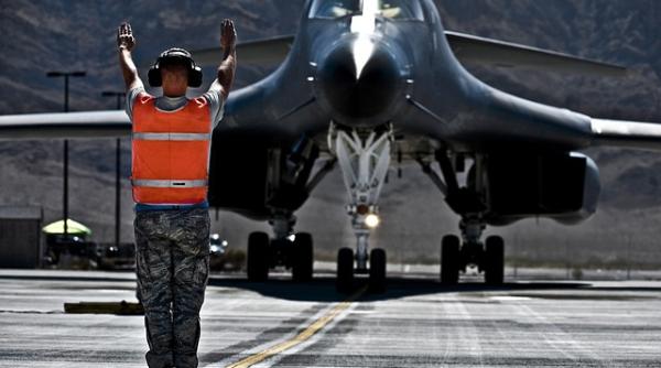 Industria americană a apărării are sute de ”găuri”