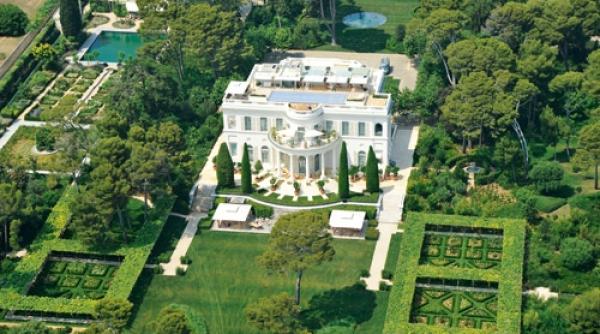 Roman Abramovici trebuie să plătească impozit pe castel