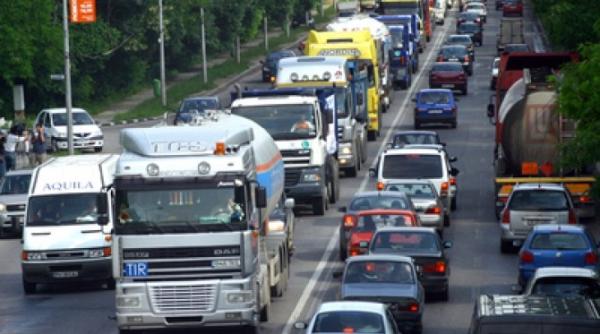 Transportatorii au renunţat la grevă. Șova i-a acuzat de boicot