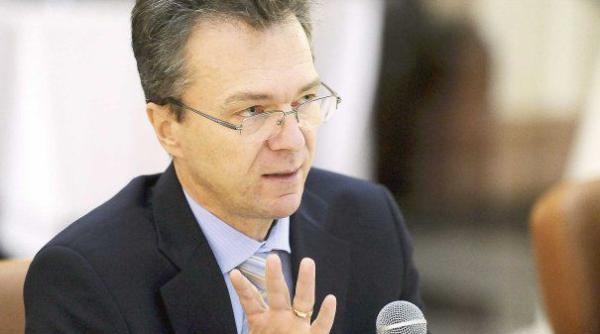 Pilonul II de pensii, probleme cu legea. Câţi bani pierd românii