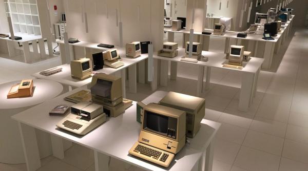 Cea mai mare colecție de computere vechi Apple, la gunoi