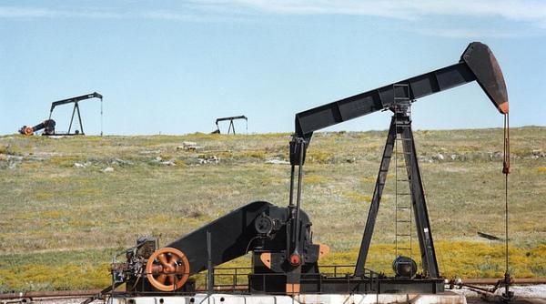 Petrolul s-a ieftinit brusc! Ce s-a întâmplat