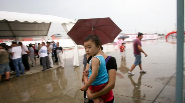 Moldovenii, turcii și chinezii în topul permiselor de ședere în România