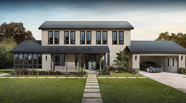 Acoperișurile Tesla se lasă așteptate. Ce explicații are Elon Musk