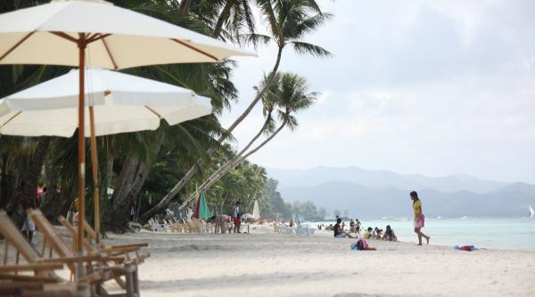 Restricții drastice într-un paradis al distracțiilor din Pacific