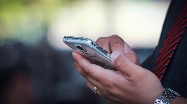 Atenție la numerele de telefon de la care suneți apelați