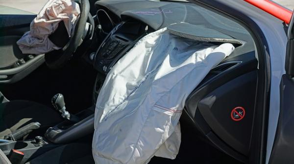 Probleme la airbag. Sunt rechemate la service 1,6 milioane de mașini