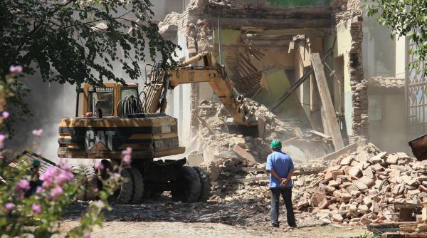 Un român din zece a făcut în locuință modificări care afectează structura de rezistență