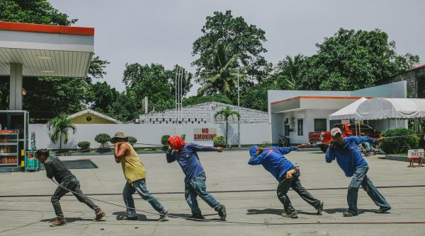 Efect cu bătaie lungă: Apele Rinului dau peste cap piaţa carburanţilor din Singapore