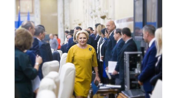 Guvernul a aprobat OUG pentru salariul diferențiat în funcție de studii