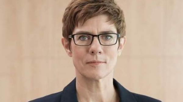 Pezumtiva urmașă a Angelei Merkel spune că: Germania este pe primul loc