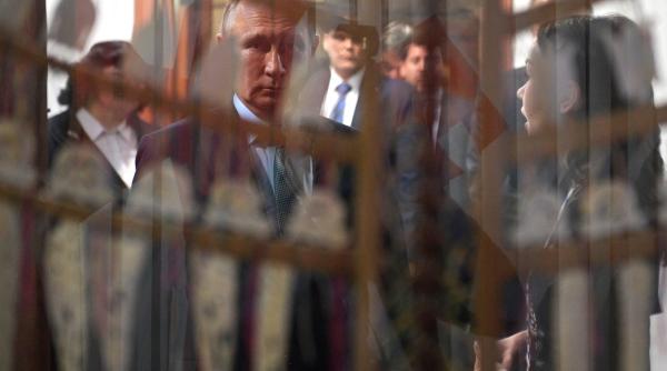 Vladimir Putin a ”răsunat” din toate încheieturile