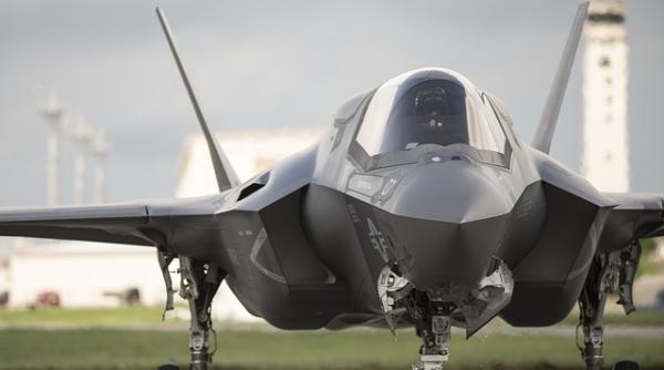 Pentagonul cumpără 255 avioane de luptă F-35