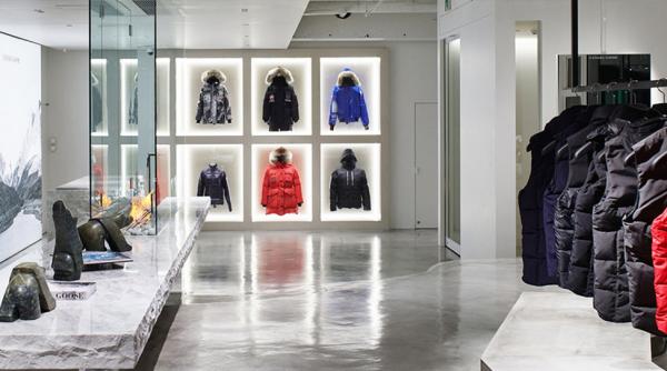 Marketing extrem. Hainele de iarnă, probate în combine frigorifice