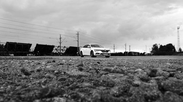 Acţiunile Renault, în cădere liberă la bursă după arestarea lui Carlos Ghosn