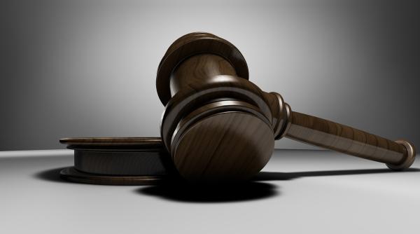 Ministerul Justiției a rămas fără bani. Baroul Dolj: plata avocaților din oficiu, întârziată