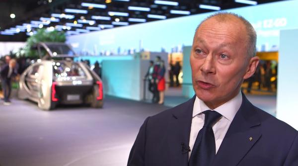 Renault a găsit înlocuitor pentru Carlos Ghosn. Cine este alesul