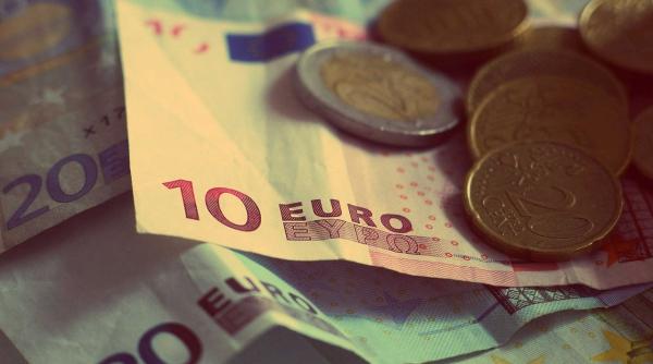 A fost stabilită data la care România va adopta moneda euro