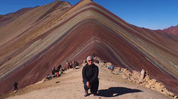 Muntele Curcubeu din Peru scapă de exploatarea minieră