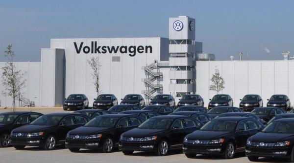 România concurează cu Bulgaria și Turcia pentru noua fabrică Volkswagen