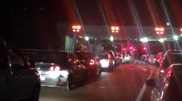 UPDATE 2 - Sistemul informatic din Vama Albița e căzut. Sute de mașini stau blocate la graniță VIDEO