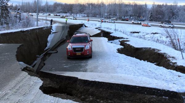 Cutremur în Alaska. Pagube majore VIDEO