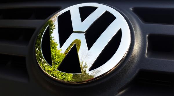 Volkswagen anunță noi reduceri de costuri și continuă negocierile cu Ford